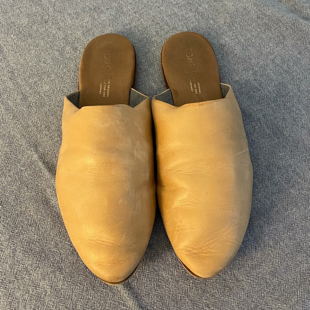 Tom’s Taupe Mules